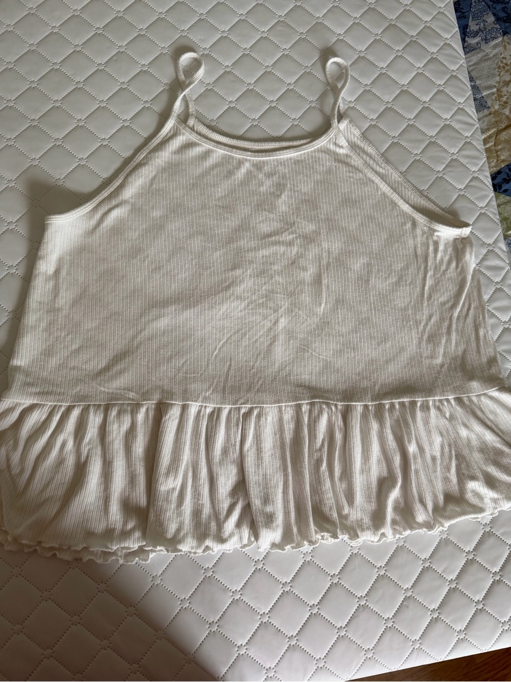 American Eagle Outfitters White Ribbed Ruffle-Hem Cami , size L